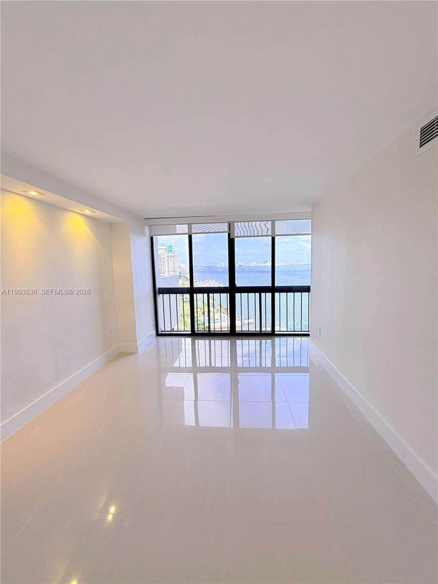 Brickell Bay Club at 2333 Brickell Ave, Miami, FL 33129 - For Rent photo 17