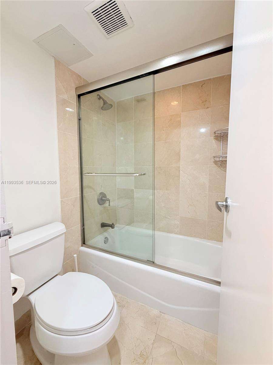 Brickell Bay Club at 2333 Brickell Ave, Miami, FL 33129 - For Rent photo 21