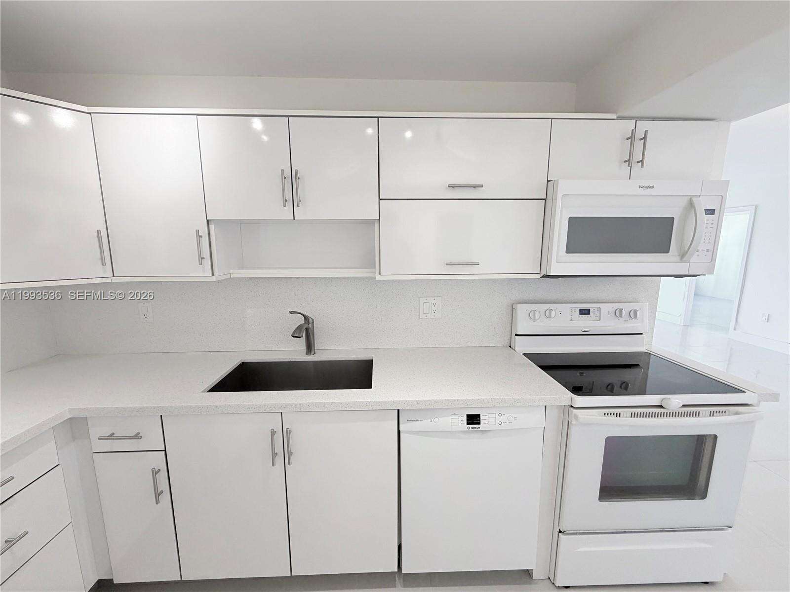 Brickell Bay Club at 2333 Brickell Ave, Miami, FL 33129 - For Rent photo 4