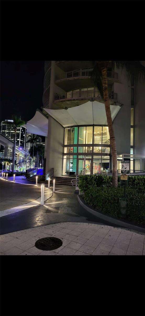 Neo Vertika at 690 1 Ct, Miami, FL 33130 - For Rent photo 1