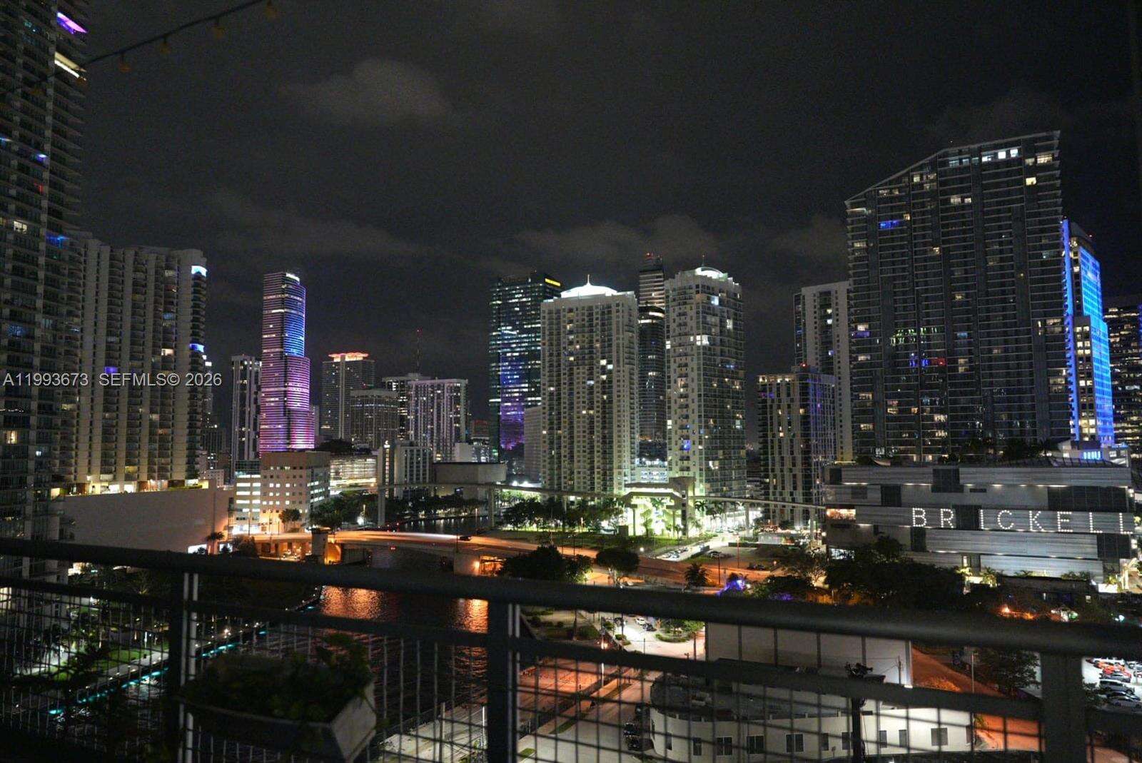 Neo Vertika at 690 1 Ct, Miami, FL 33130 - For Rent photo 4