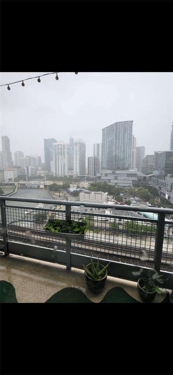 Neo Vertika at 690 1 Ct, Miami, FL 33130 - For Rent photo 5