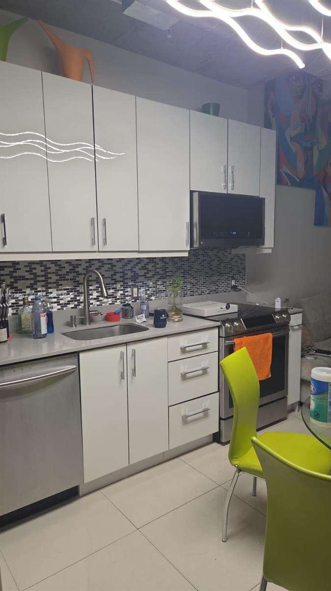 Neo Vertika at 690 1 Ct, Miami, FL 33130 - For Rent photo 9