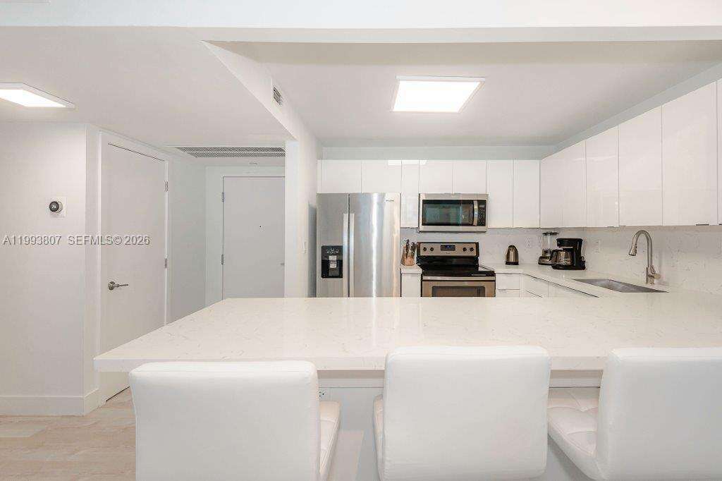Roney Palace at 2301 Collins Ave, Miami Beach, FL 33139 - For Rent photo 14