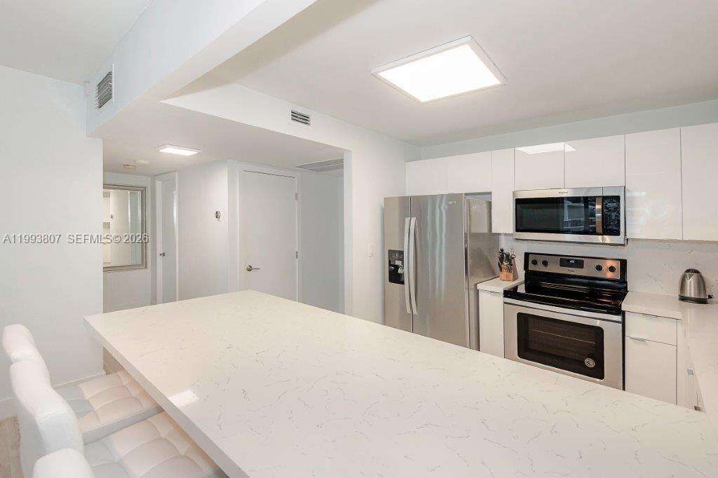Roney Palace at 2301 Collins Ave, Miami Beach, FL 33139 - For Rent photo 15