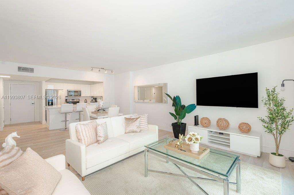 Roney Palace at 2301 Collins Ave, Miami Beach, FL 33139 - For Rent photo 7