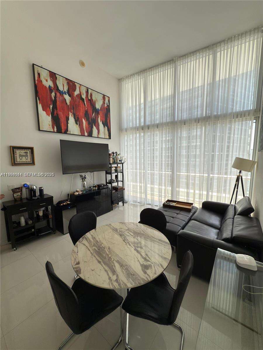 Icon Brickell 1 at 475 Brickell Ave, Miami, FL 33131 - For Rent photo 2