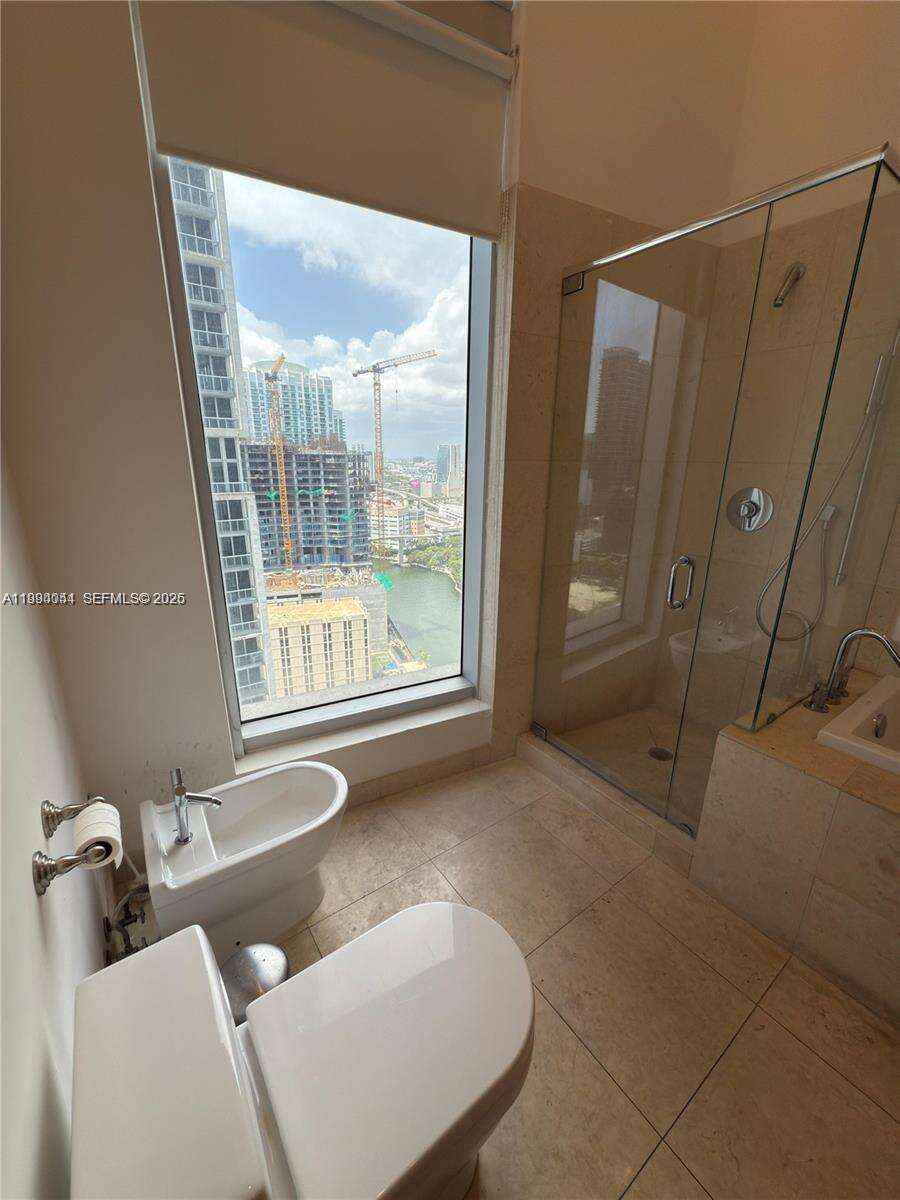 Icon Brickell 1 at 475 Brickell Ave, Miami, FL 33131 - For Rent photo 7