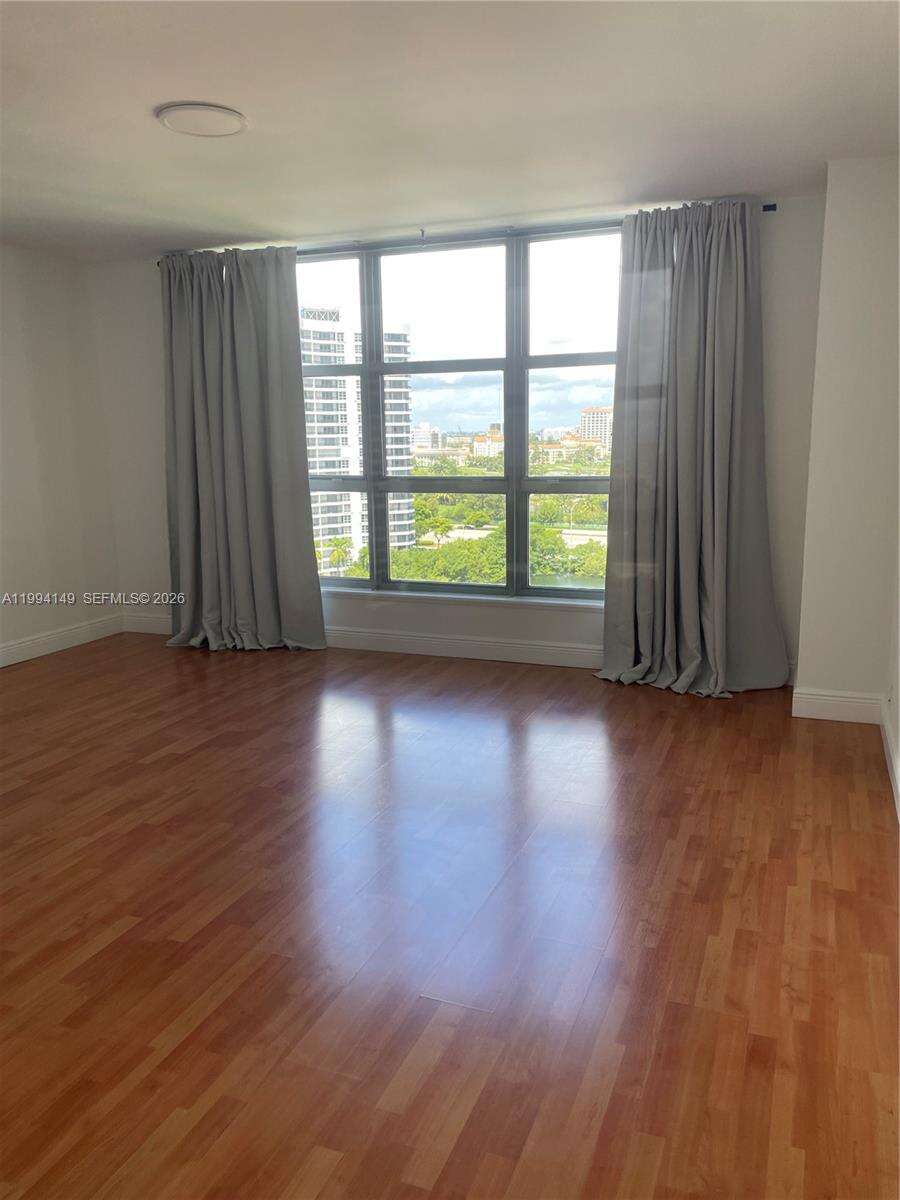 Mystic Pointe Tower 500 at 3530 Mystic Pointe Dr, Aventura, FL 33180 - For Rent photo 4
