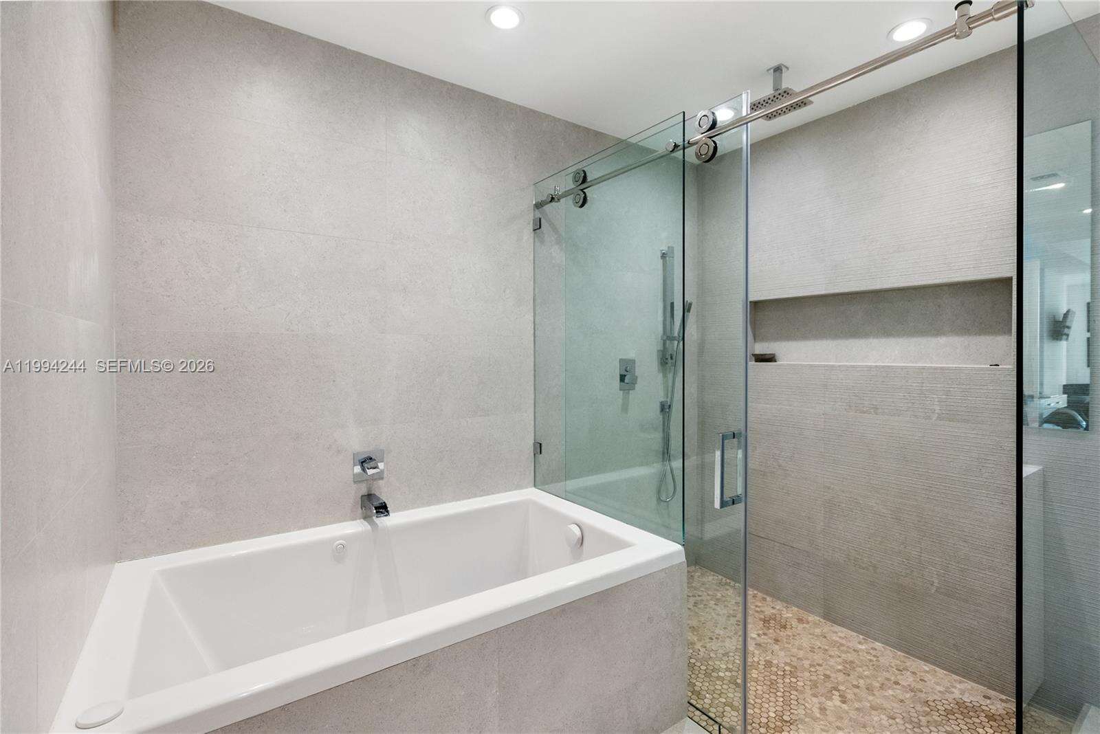 Carbonell at 901 Brickell Key Blvd, Miami, FL 33131 - For Rent photo 15