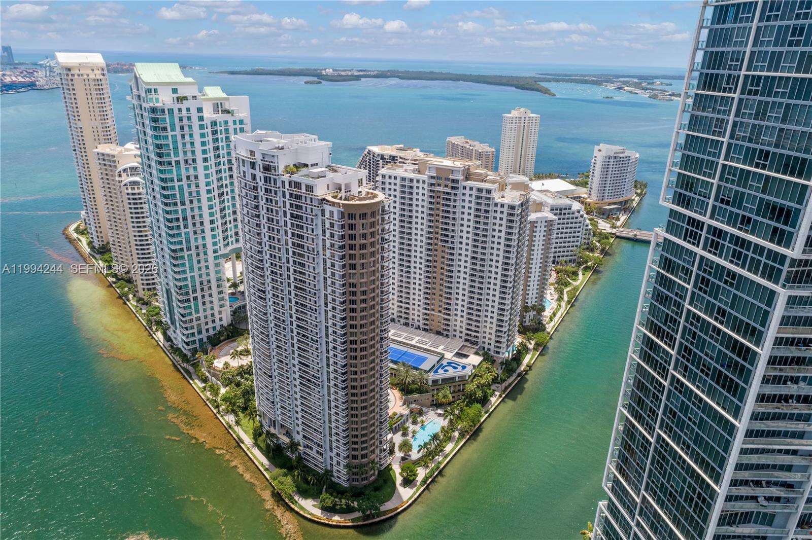 Carbonell at 901 Brickell Key Blvd, Miami, FL 33131 - For Rent photo 3
