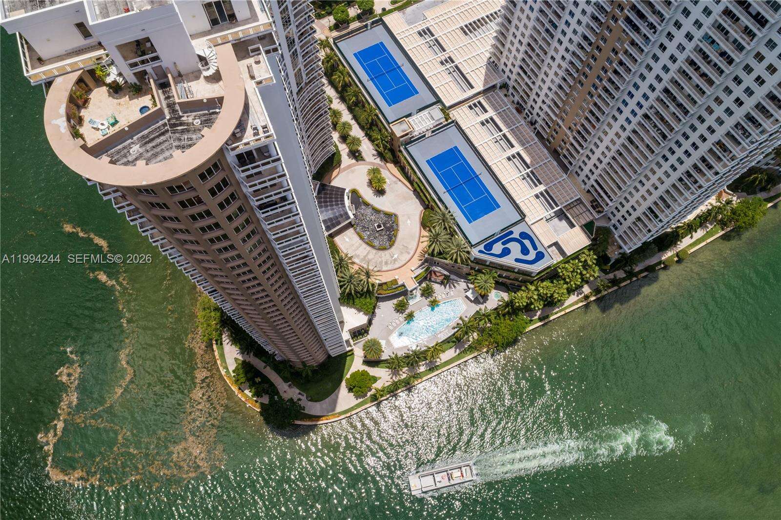 Carbonell at 901 Brickell Key Blvd, Miami, FL 33131 - For Rent photo 4