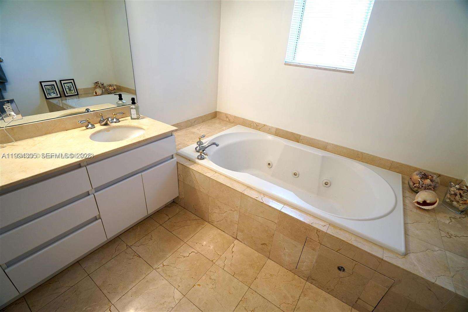Sands Pointe at 16711 Collins Ave, Sunny Isles Beach, FL 33160 - For Rent photo 13