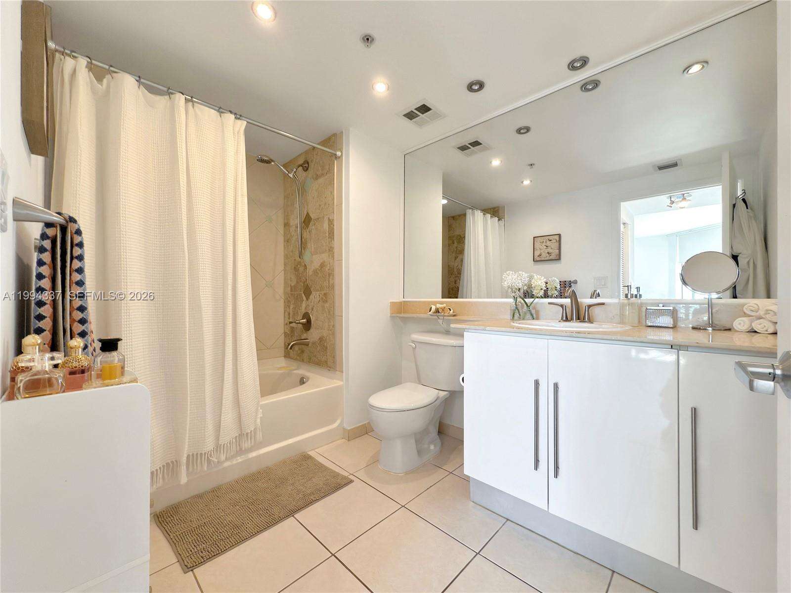 One Miami East at 335 Biscayne Blvd, Miami, FL 33131 - For Rent photo 15