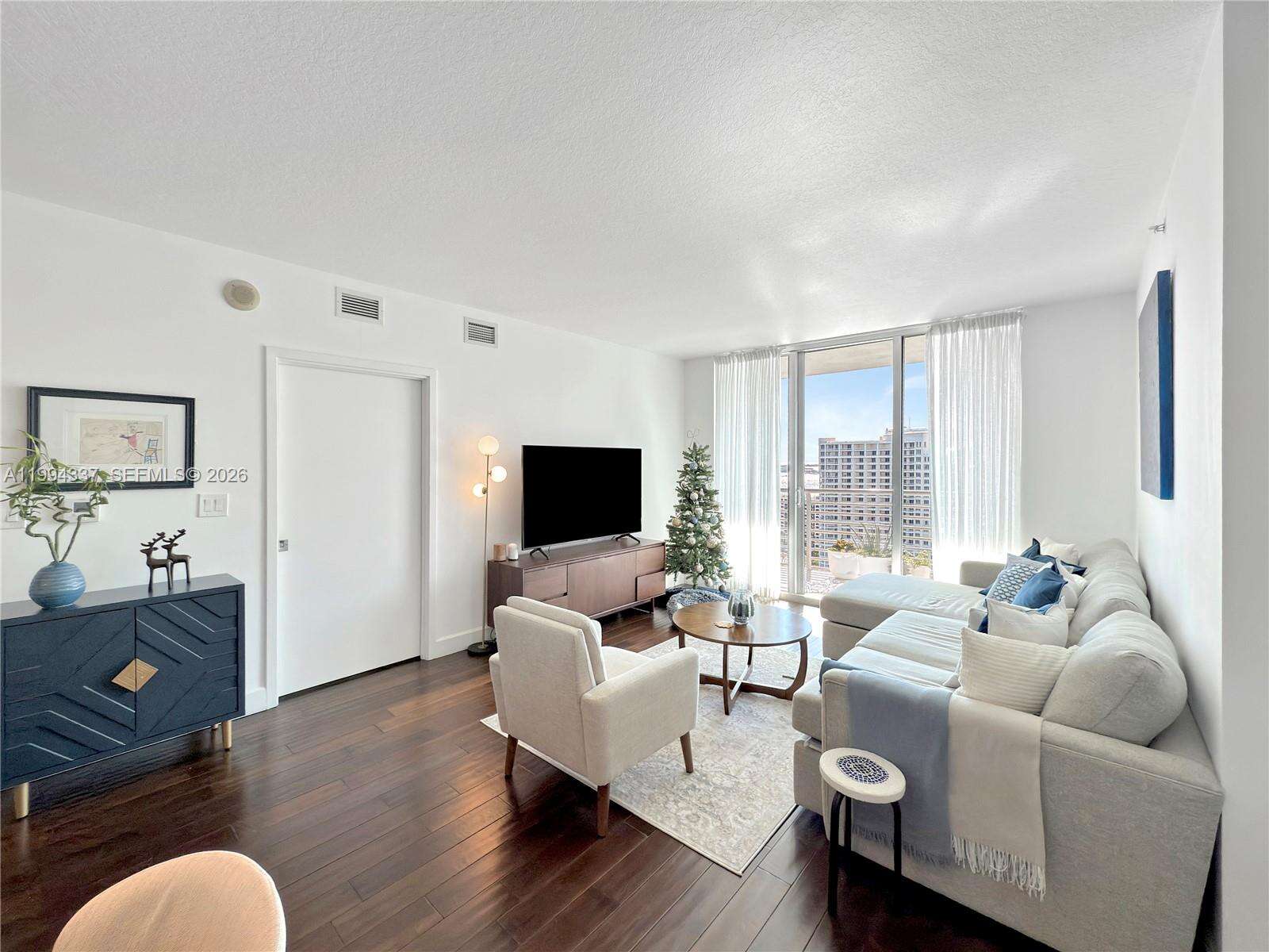 One Miami East at 335 Biscayne Blvd, Miami, FL 33131 - For Rent photo 6