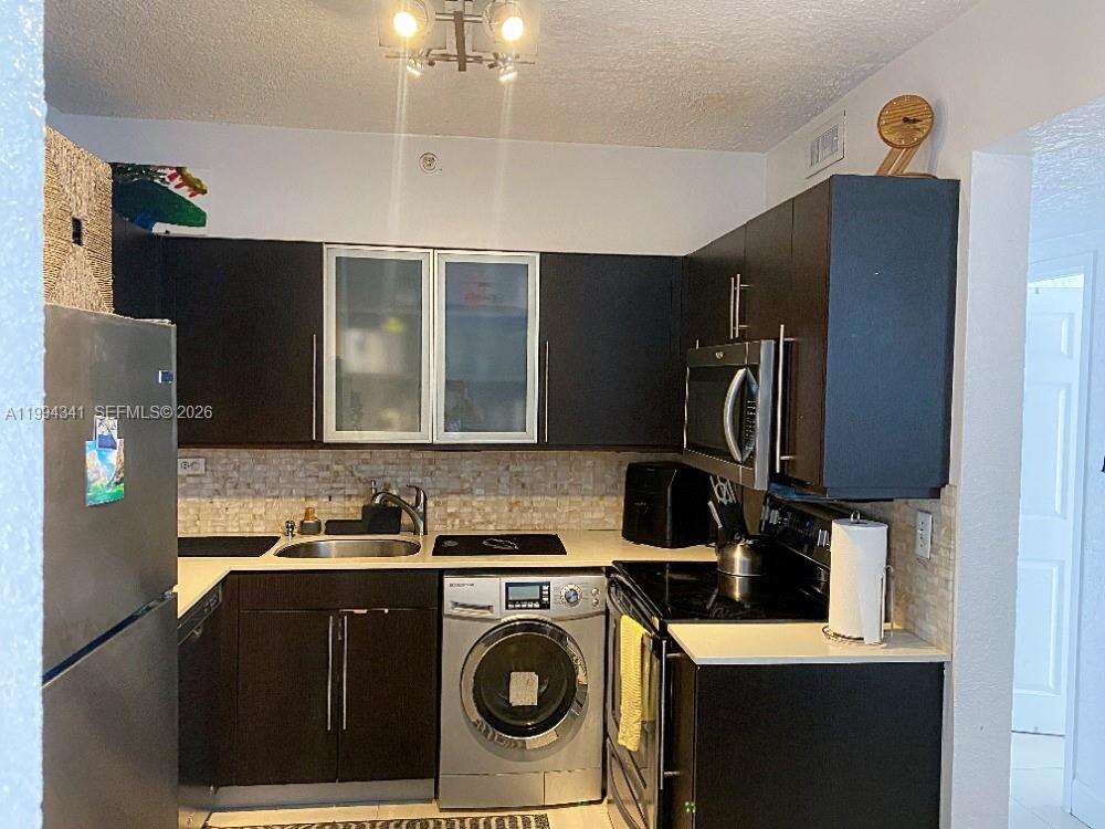 Flamingo South Beach at 1500 Bay Rd, Miami Beach, FL 33139 - For Rent photo 5