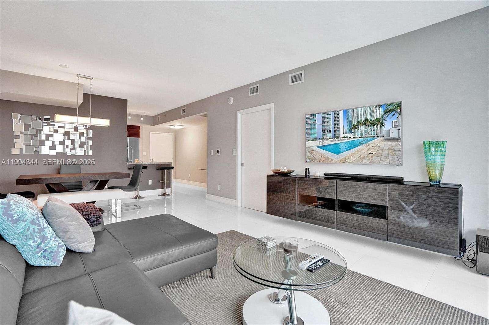 One Miami West at 325 Biscayne Blvd, Miami, FL 33131 - For Rent photo 3