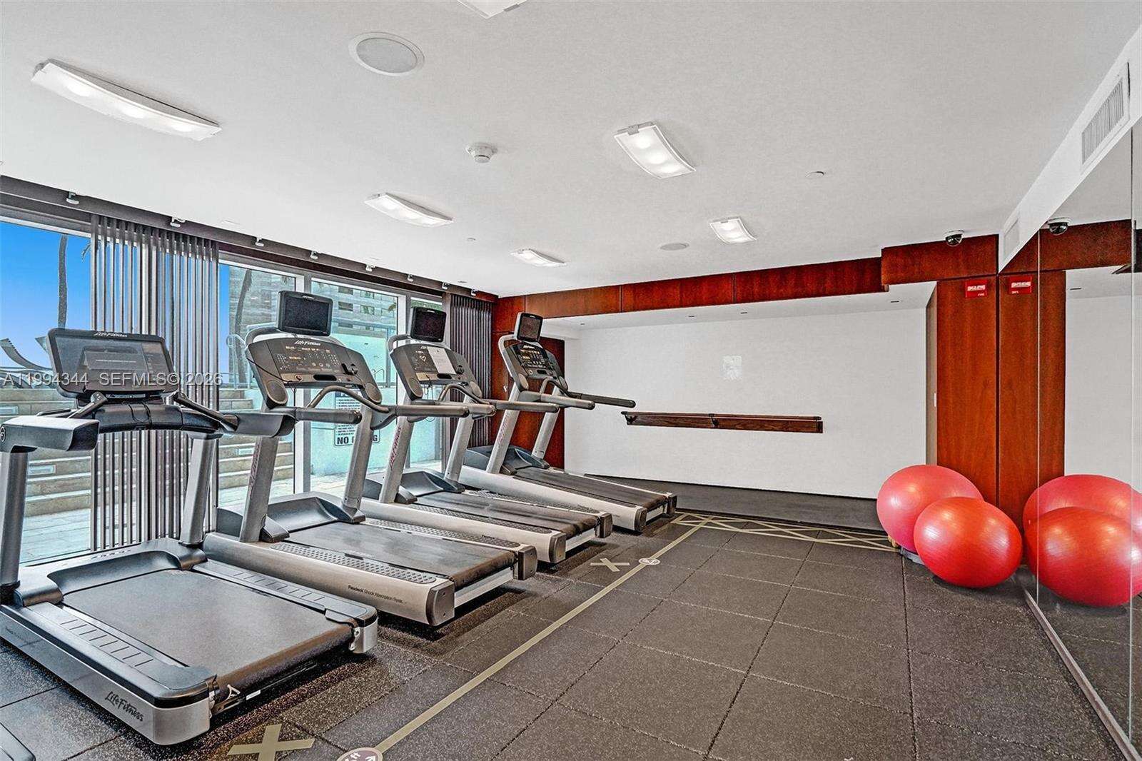 One Miami West at 325 Biscayne Blvd, Miami, FL 33131 - For Rent photo 31
