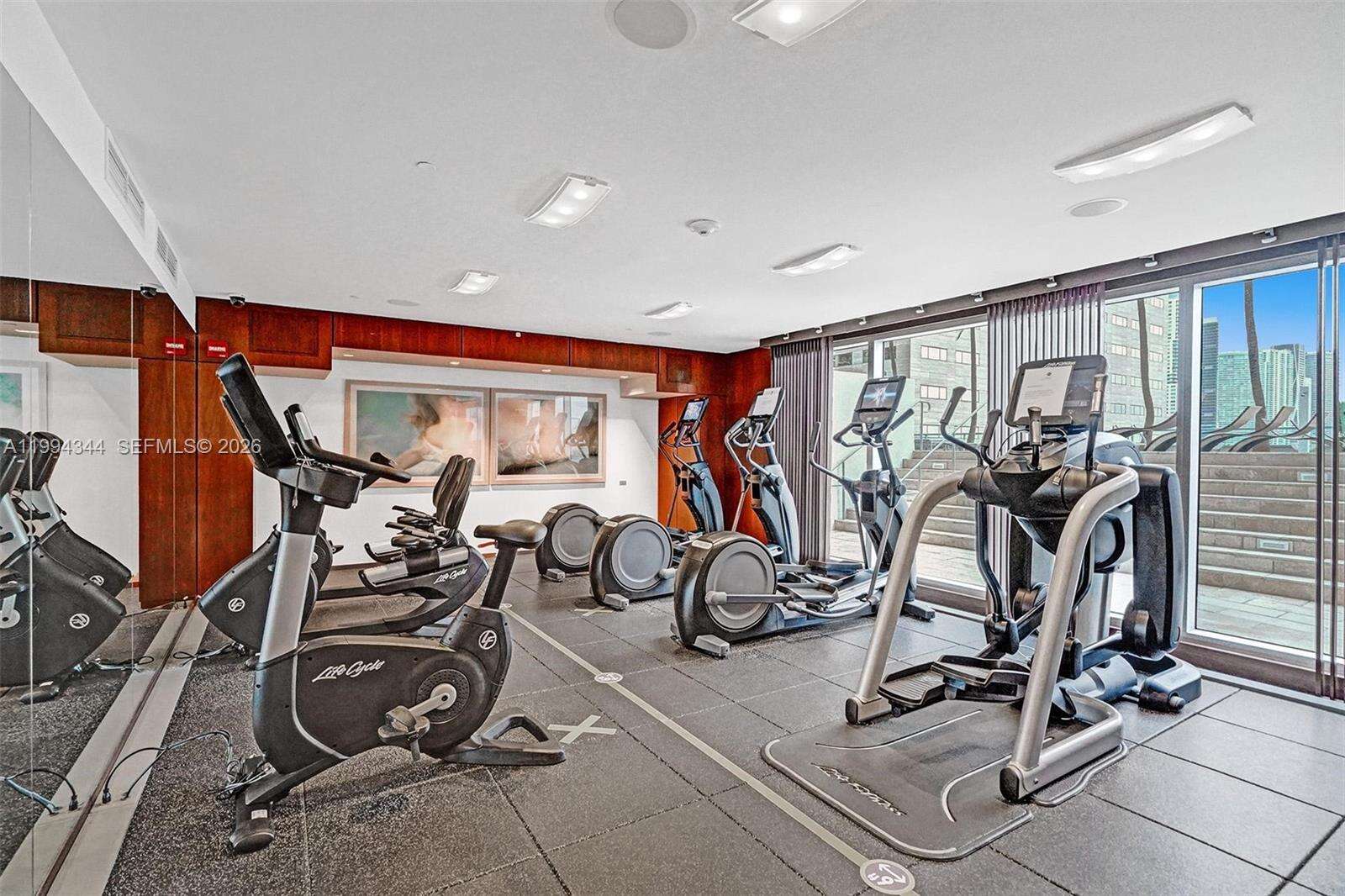 One Miami West at 325 Biscayne Blvd, Miami, FL 33131 - For Rent photo 32