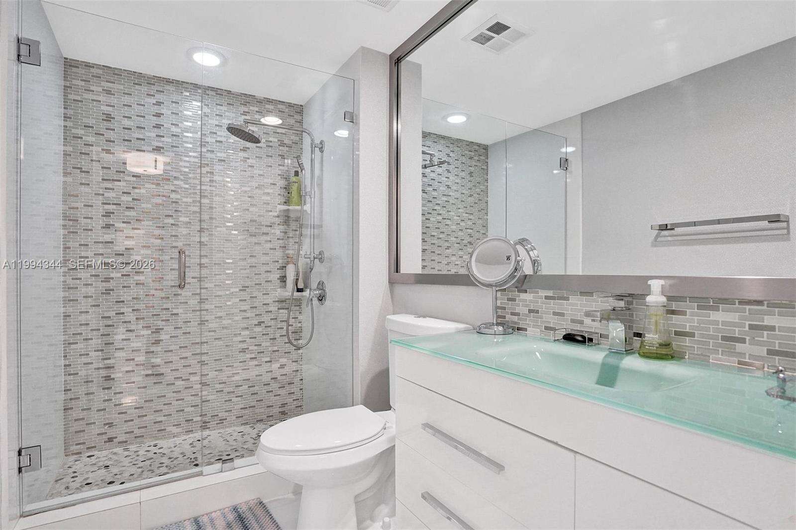 One Miami West at 325 Biscayne Blvd, Miami, FL 33131 - For Rent photo 9