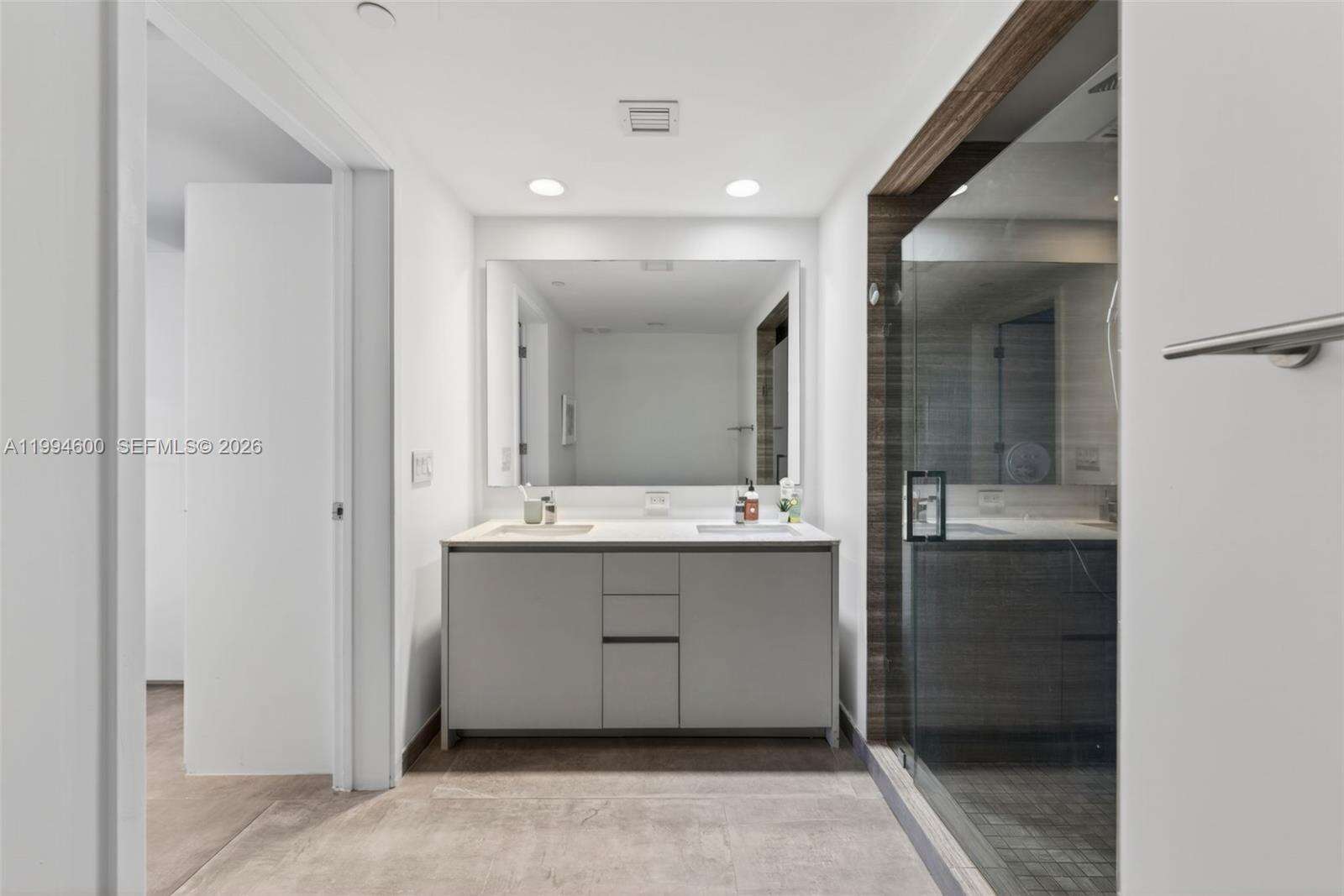 1010 Brickell at 1010 Brickell Ave, Miami, FL 33131 - For Rent photo 13