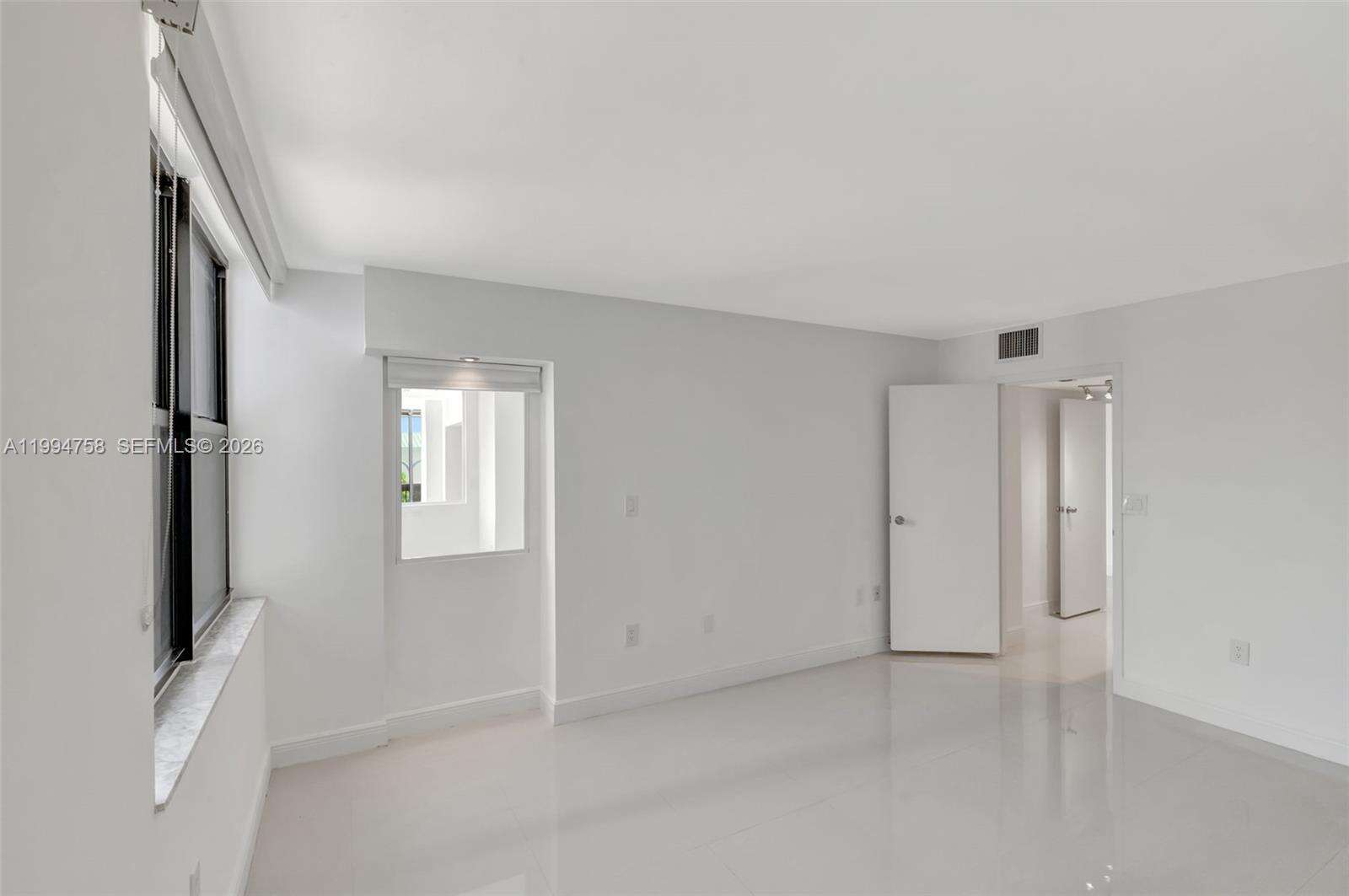 Brickell Bay Club at 2333 Brickell Ave, Miami, FL 33129 - For Rent photo 26