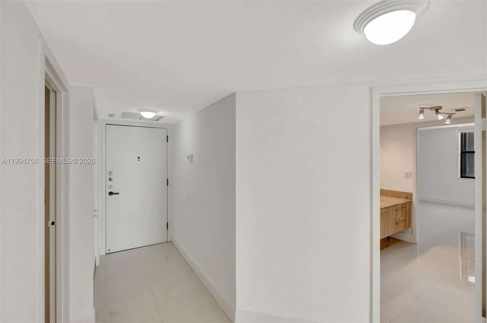 Brickell Bay Club at 2333 Brickell Ave, Miami, FL 33129 - For Rent photo 4