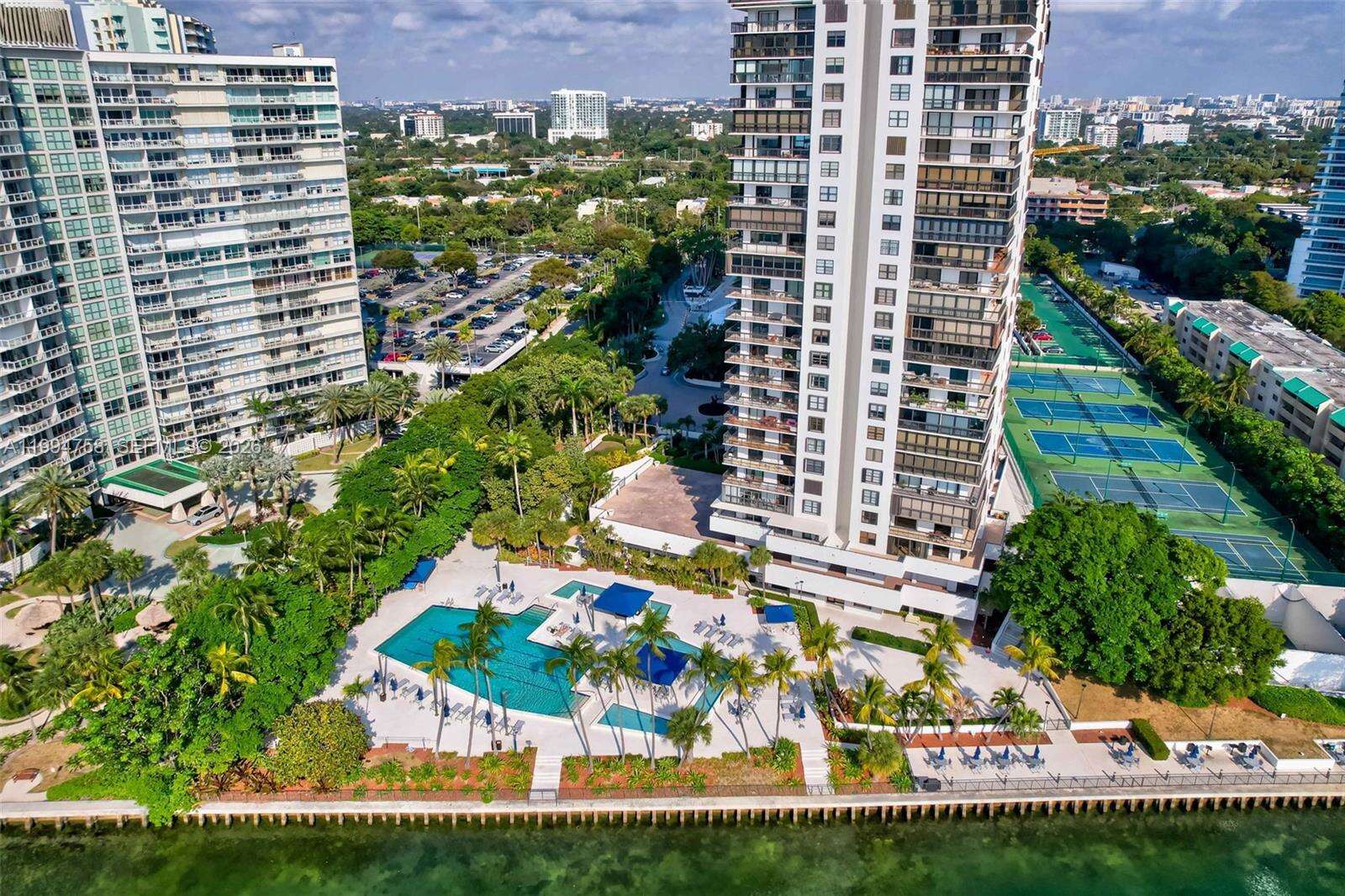 Brickell Bay Club at 2333 Brickell Ave, Miami, FL 33129 - For Rent photo 54