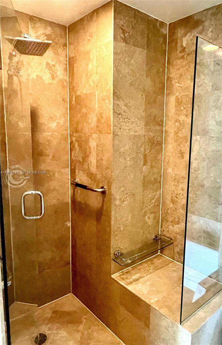 Met 1 at 300 Biscayne Blvd, Miami, FL 33131 - For Rent photo 12