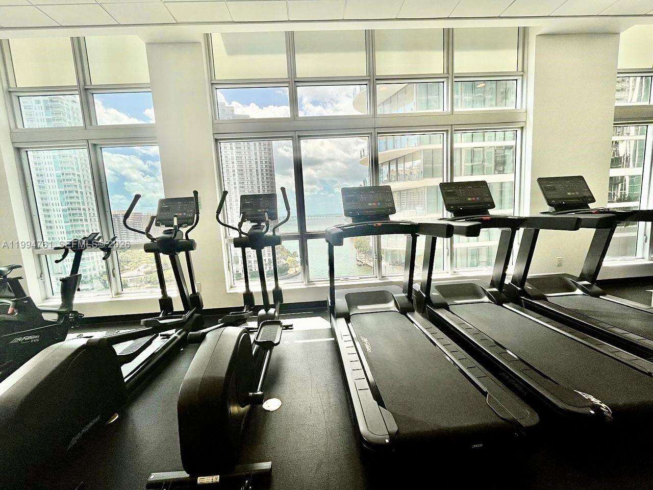 Met 1 at 300 Biscayne Blvd, Miami, FL 33131 - For Rent photo 26
