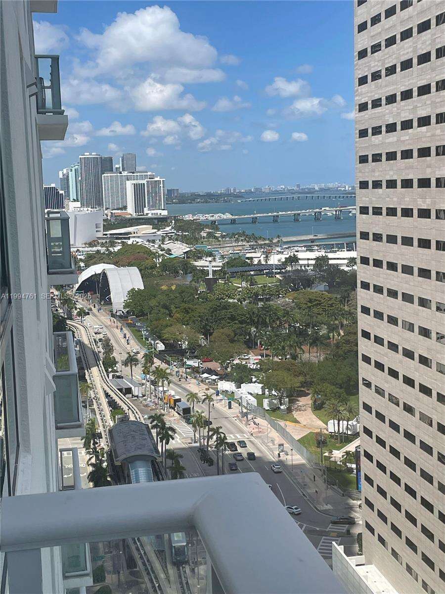 Met 1 at 300 Biscayne Blvd, Miami, FL 33131 - For Rent photo 36