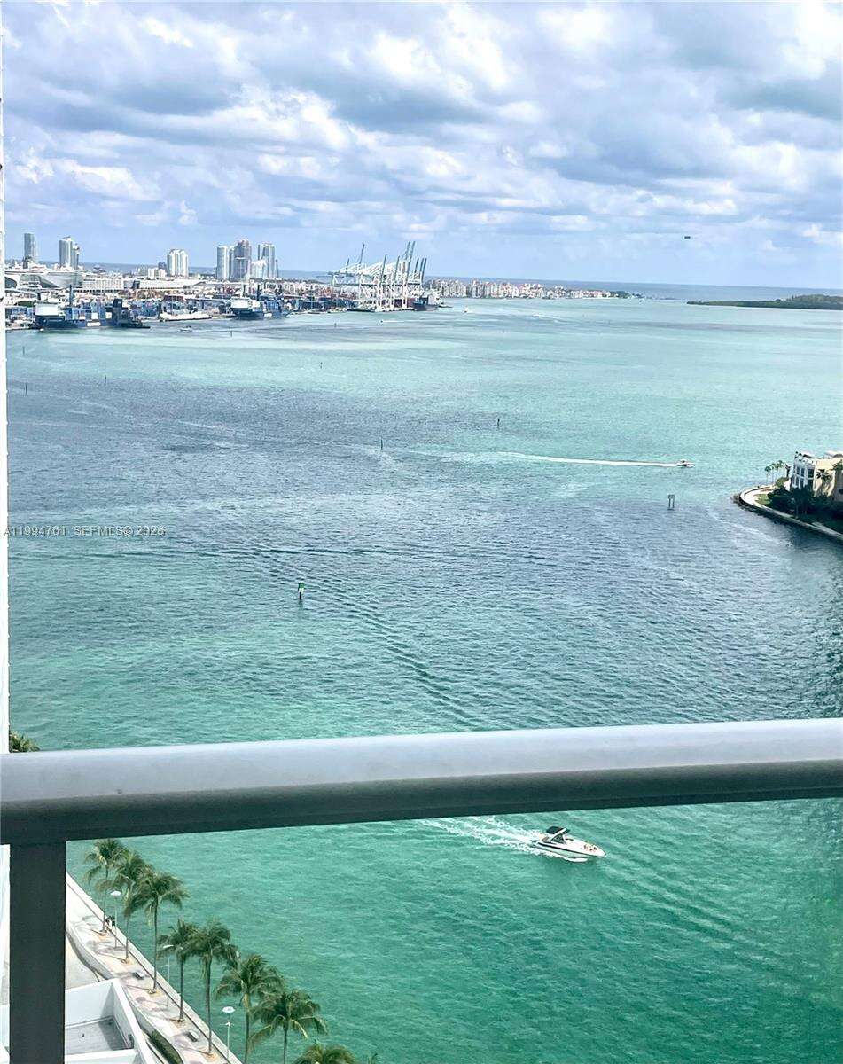 Met 1 at 300 Biscayne Blvd, Miami, FL 33131 - For Rent photo 37