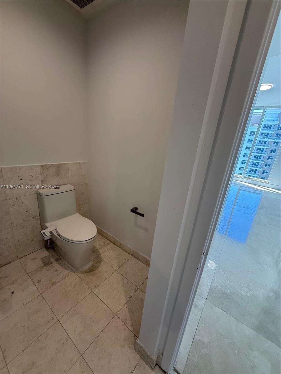 Carbonell at 901 Brickell Key Blvd, Miami, FL 33131 - For Rent photo 12