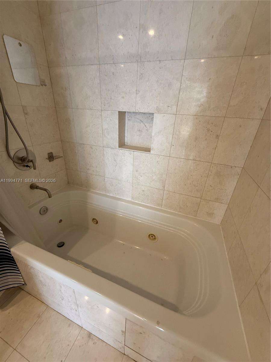 Carbonell at 901 Brickell Key Blvd, Miami, FL 33131 - For Rent photo 13