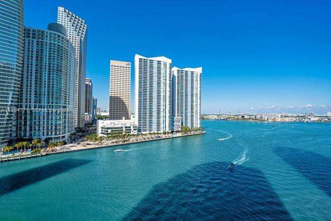 Carbonell at 901 Brickell Key Blvd, Miami, FL 33131 - For Rent photo 20