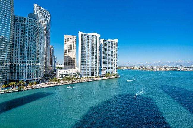 Carbonell at 901 Brickell Key Blvd, Miami, FL 33131 - For Rent photo 26