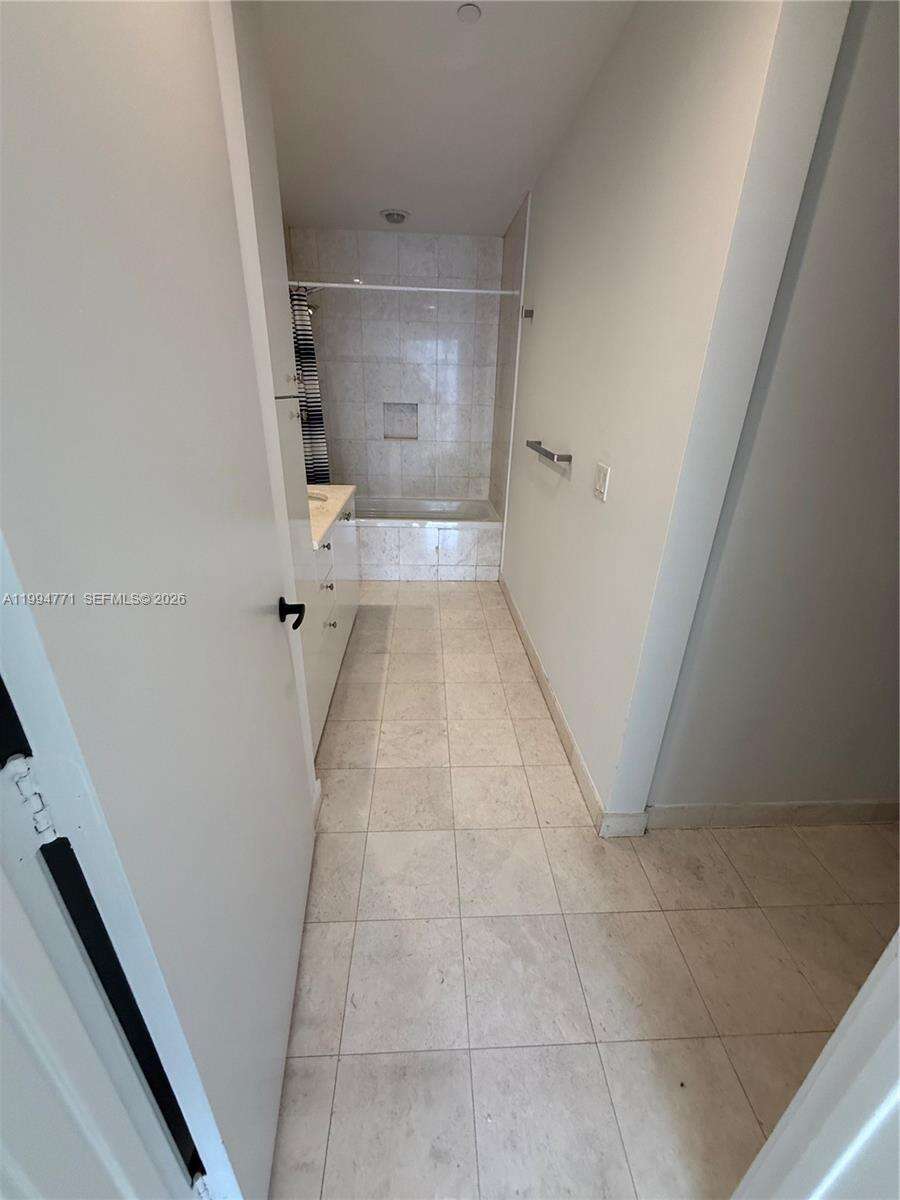 Carbonell at 901 Brickell Key Blvd, Miami, FL 33131 - For Rent photo 10