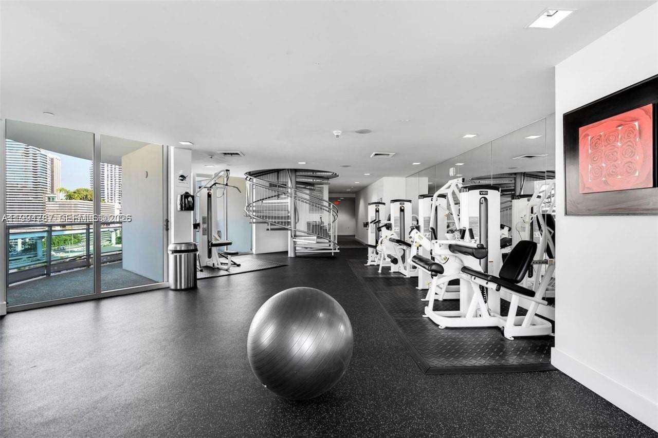 Wind By Neo at 350 Miami Ave, Miami, FL 33130 - For Rent photo 11
