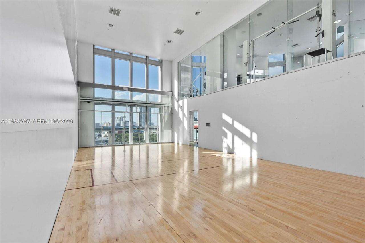 Wind By Neo at 350 Miami Ave, Miami, FL 33130 - For Rent photo 13