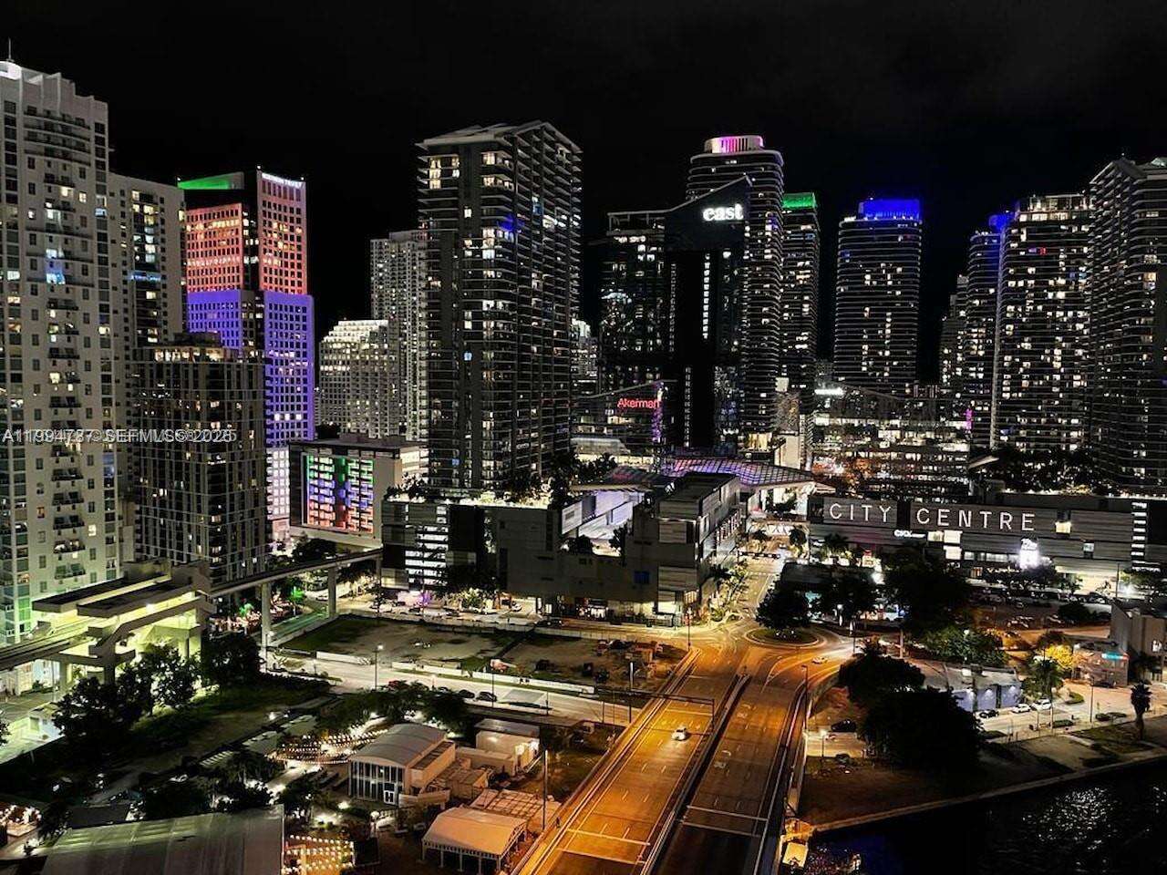 Wind By Neo at 350 Miami Ave, Miami, FL 33130 - For Rent photo 27