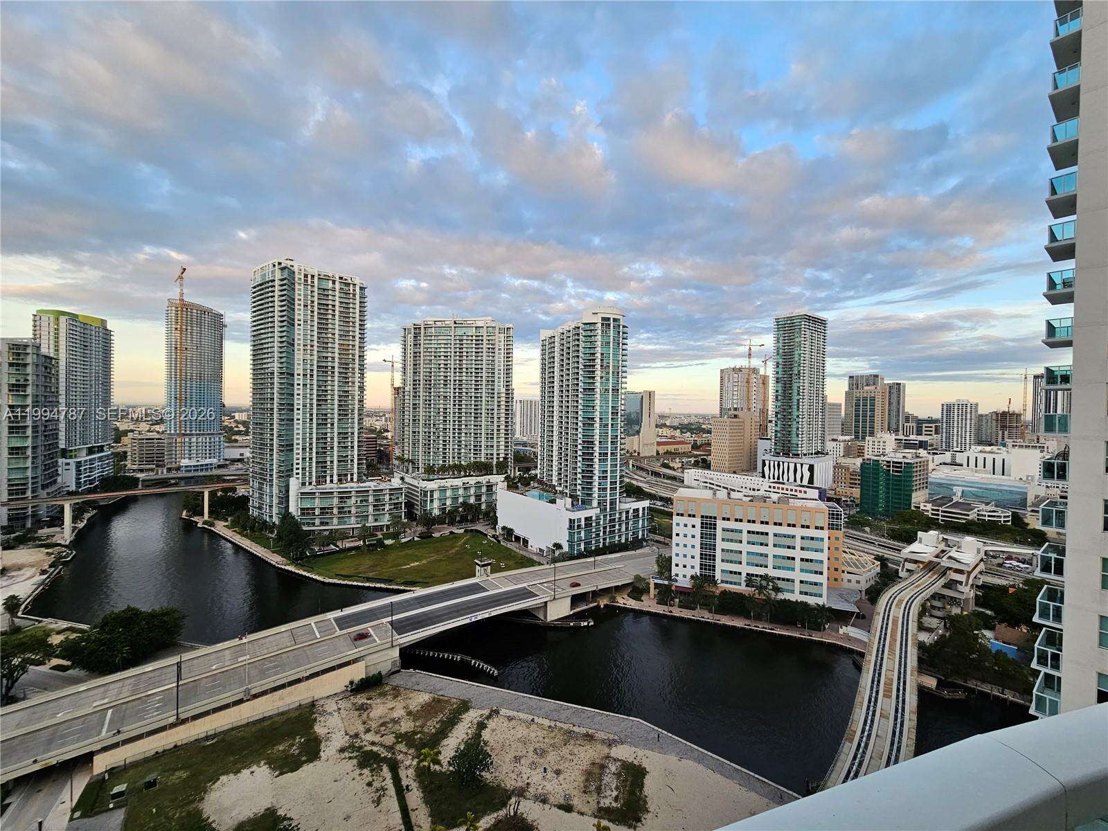 Wind By Neo at 350 Miami Ave, Miami, FL 33130 - For Rent photo 49
