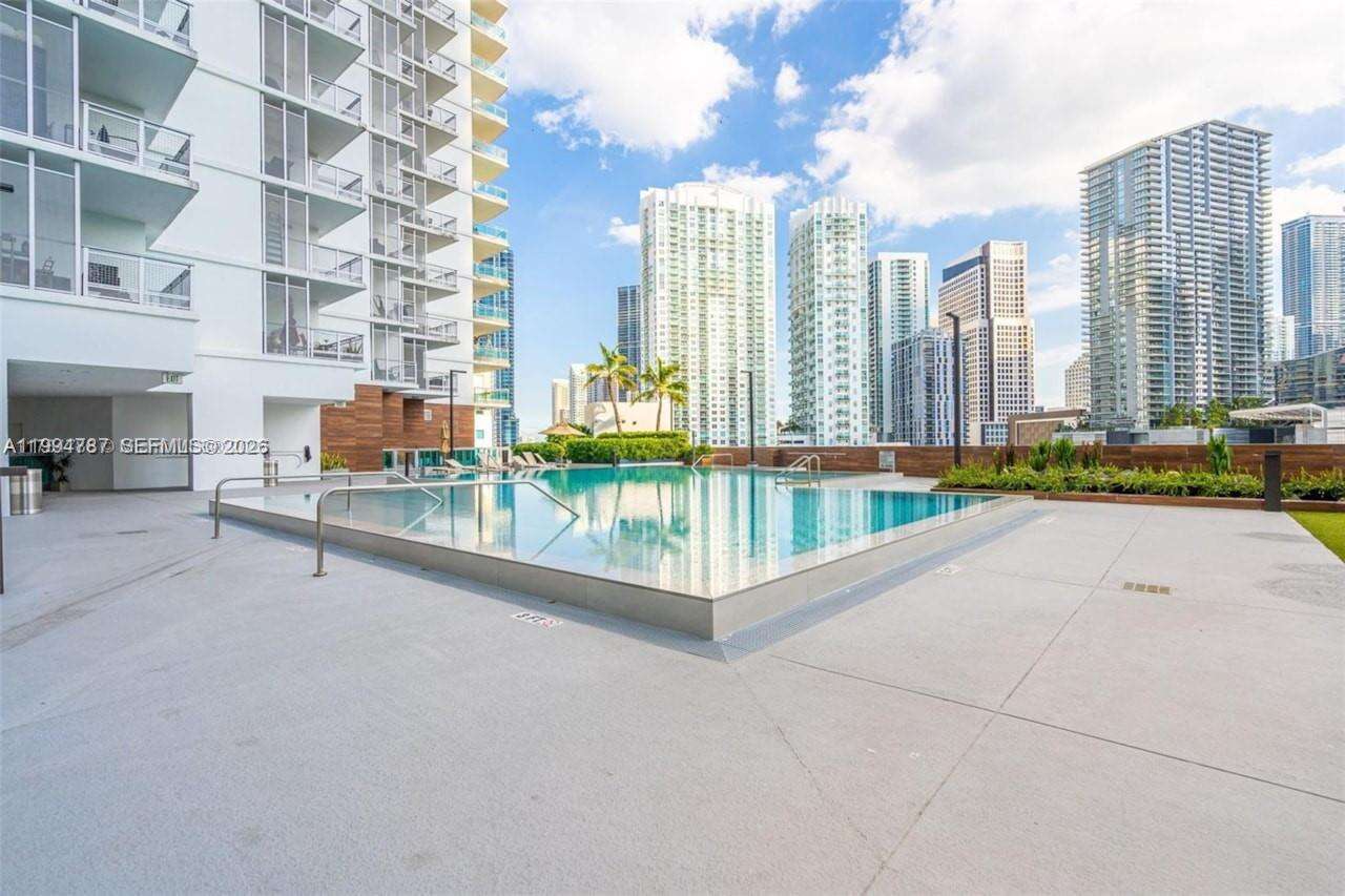 Wind By Neo at 350 Miami Ave, Miami, FL 33130 - For Rent photo 8