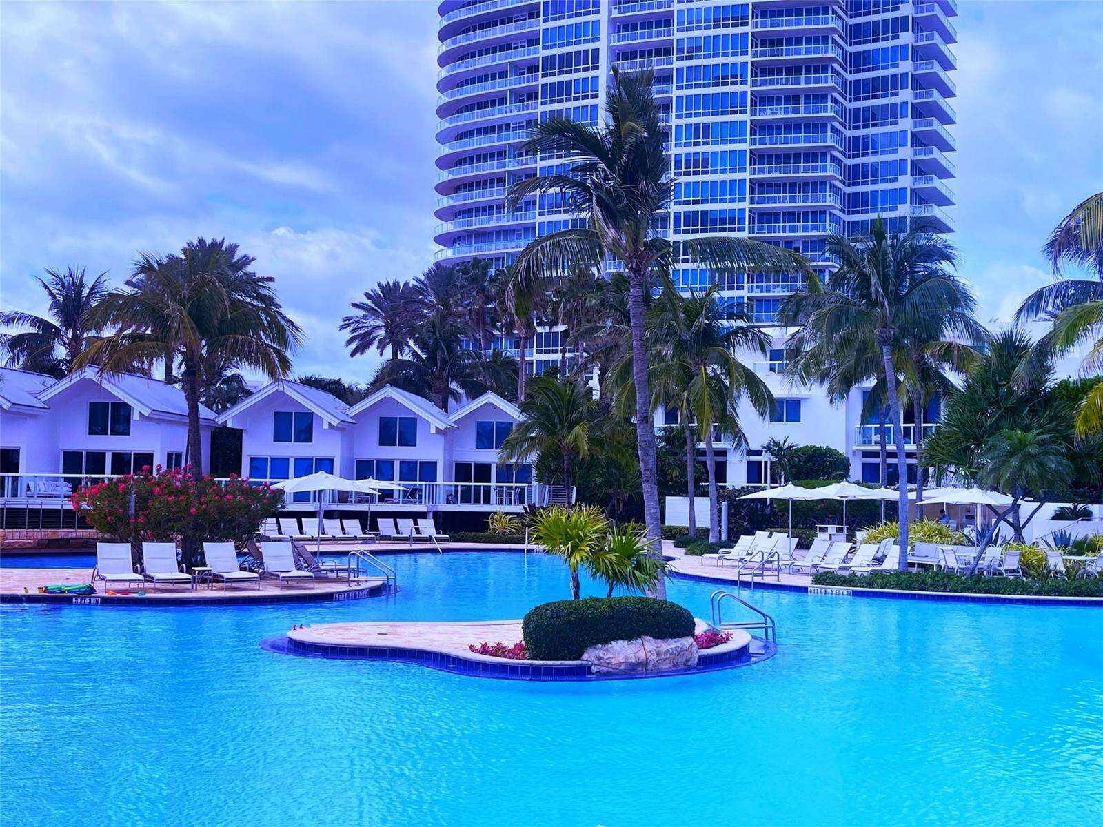 Continuum South Tower at 100 Pointe, Miami Beach, FL 33139 - For Rent photo 19