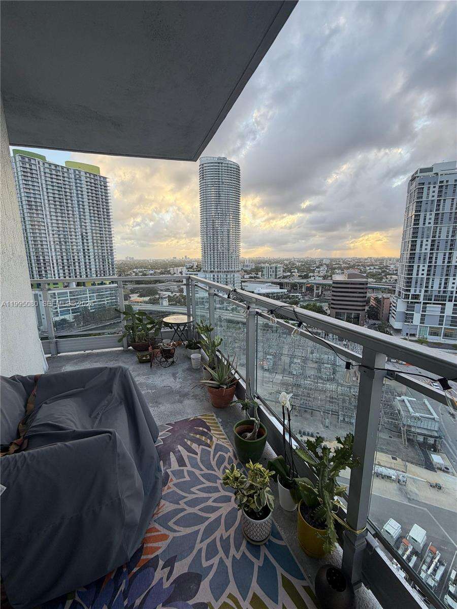 The Ivy at 90 3 St, Miami, FL 33130 - For Rent photo 2