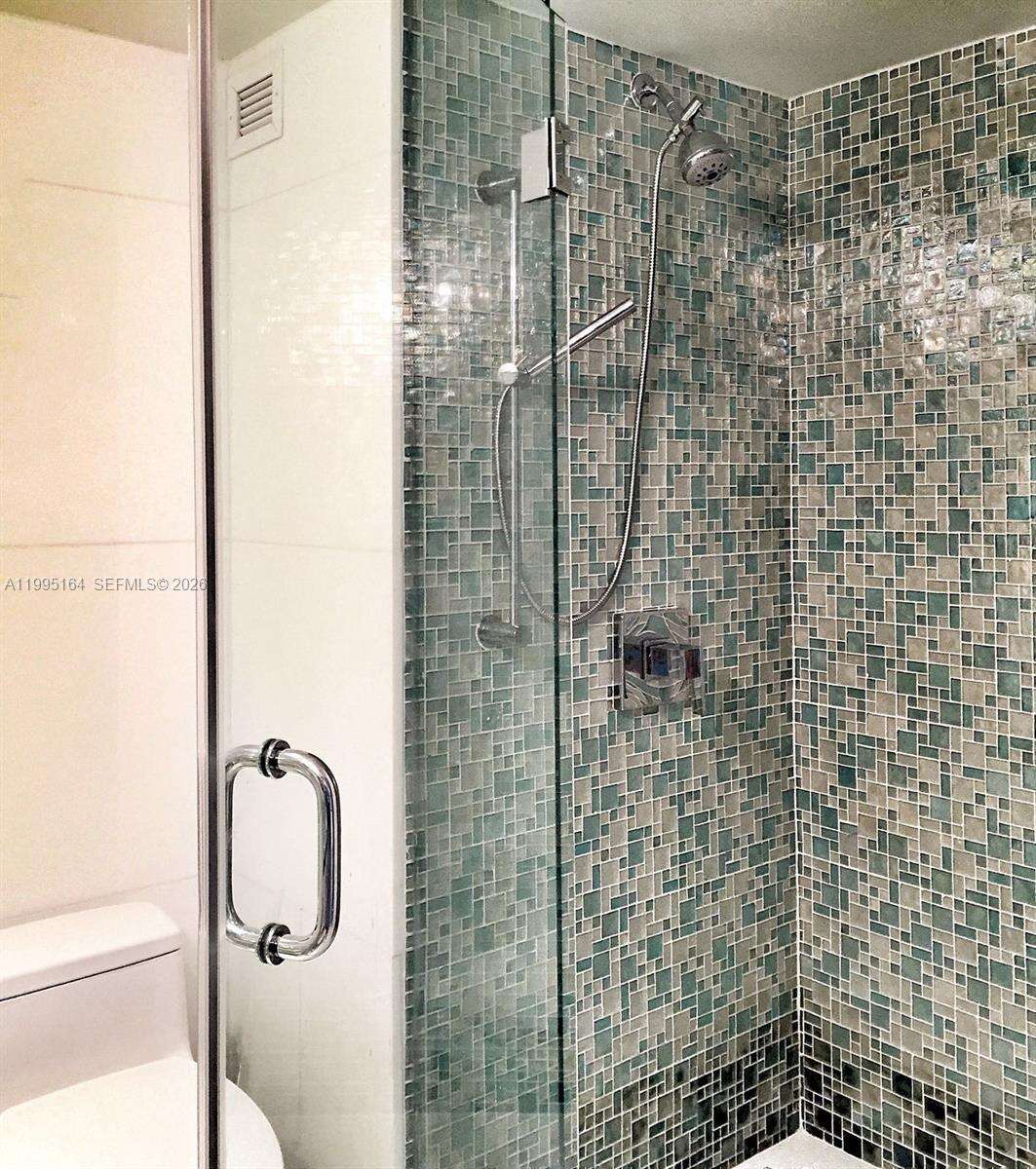 Roney Palace at 2301 Collins Ave, Miami Beach, FL 33139 - For Rent photo 18