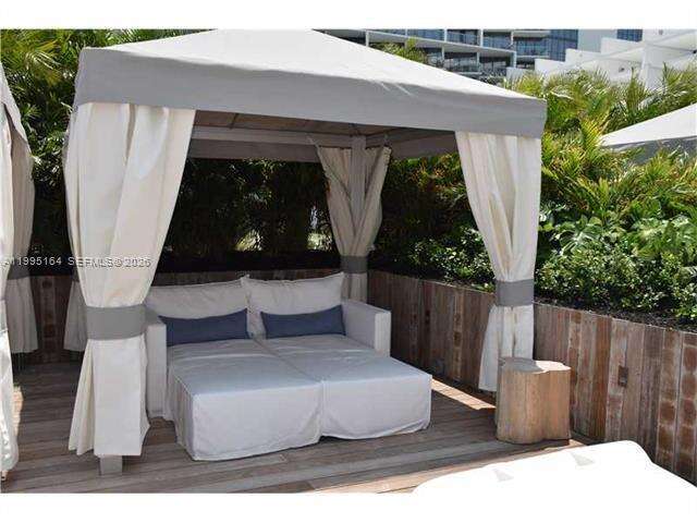Roney Palace at 2301 Collins Ave, Miami Beach, FL 33139 - For Rent photo 21