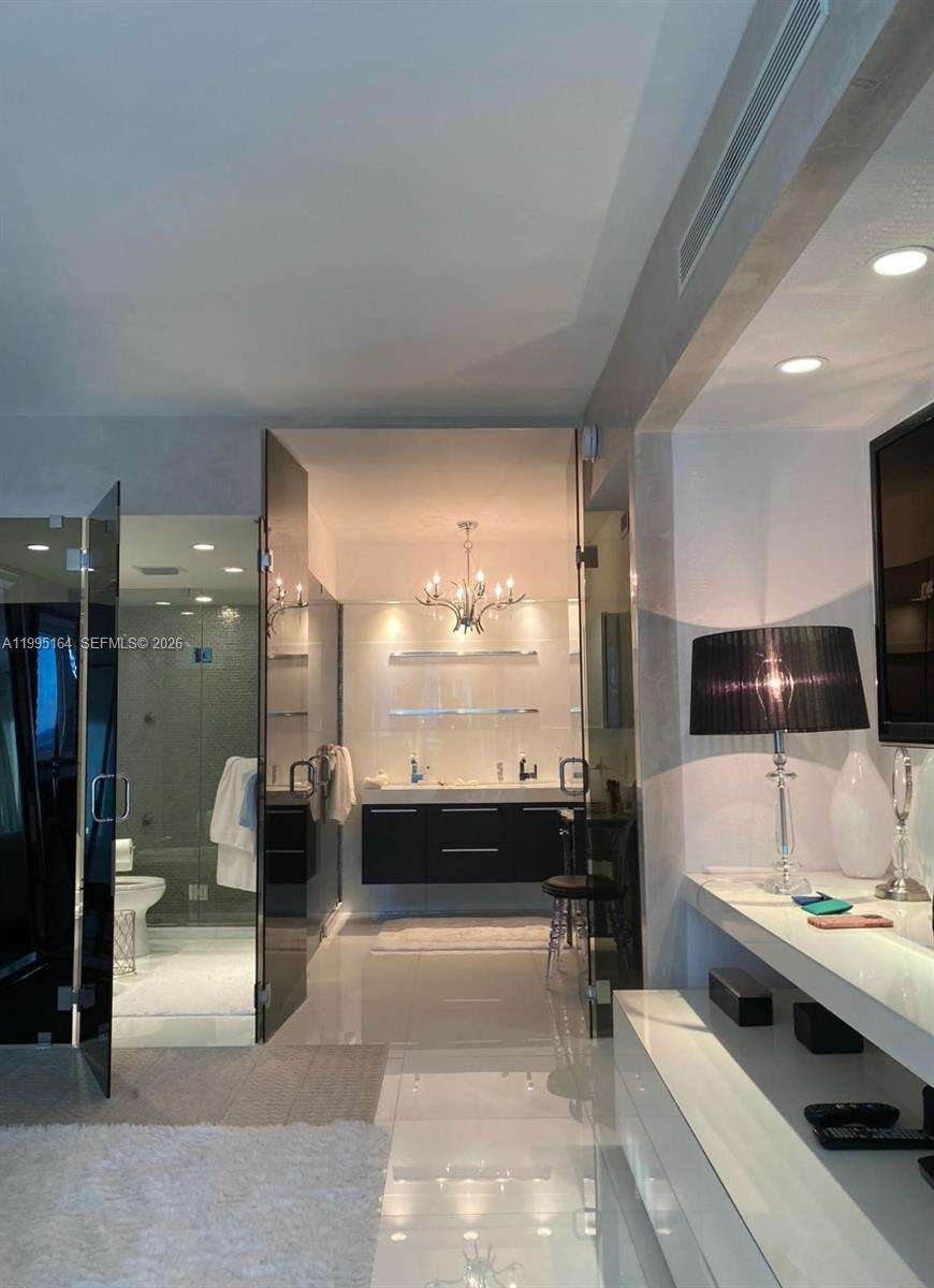 Roney Palace at 2301 Collins Ave, Miami Beach, FL 33139 - For Rent photo 9