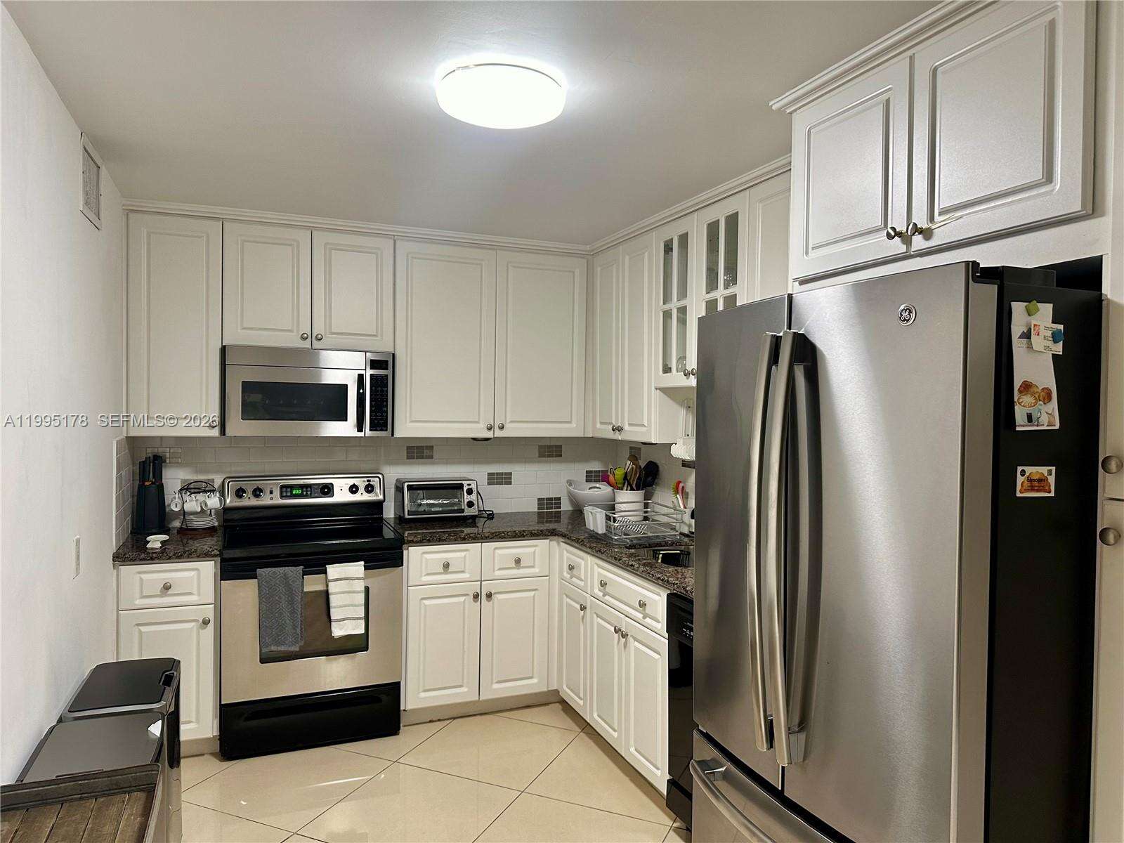 Arlen House at 100 Bayview Dr, Sunny Isles Beach, FL 33160 - For Rent photo 12