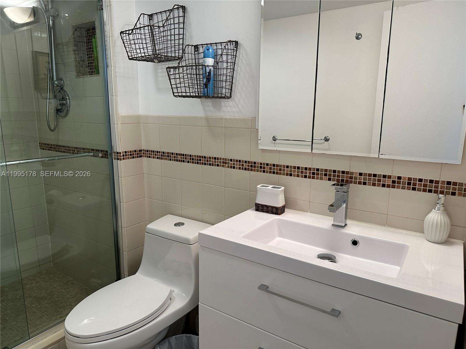 Arlen House at 100 Bayview Dr, Sunny Isles Beach, FL 33160 - For Rent photo 34