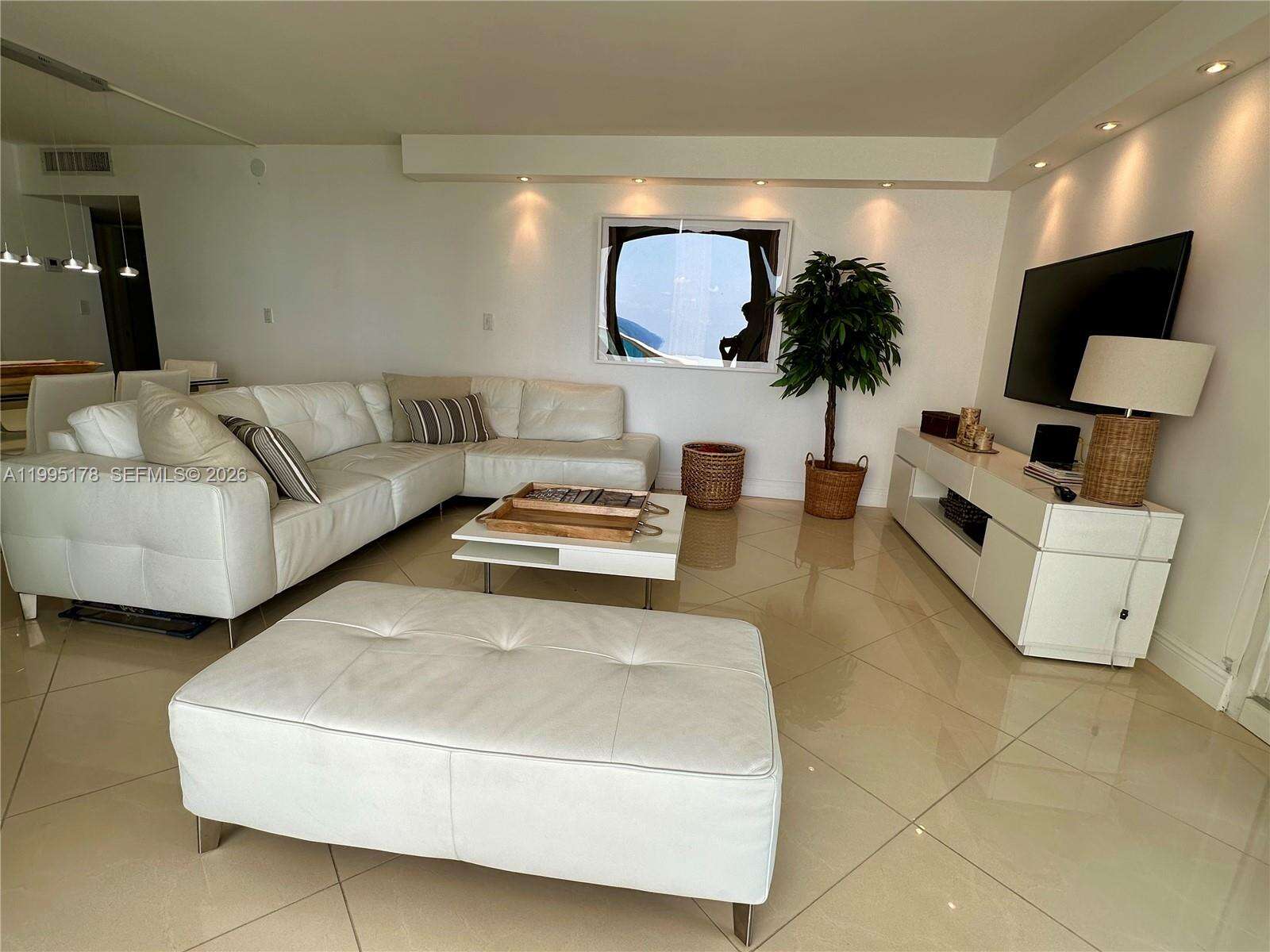 Arlen House at 100 Bayview Dr, Sunny Isles Beach, FL 33160 - For Rent photo 10
